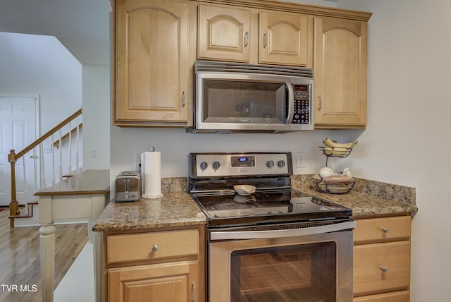 129 Violet Ln, Bluff City, TN 37618 - photo 8
