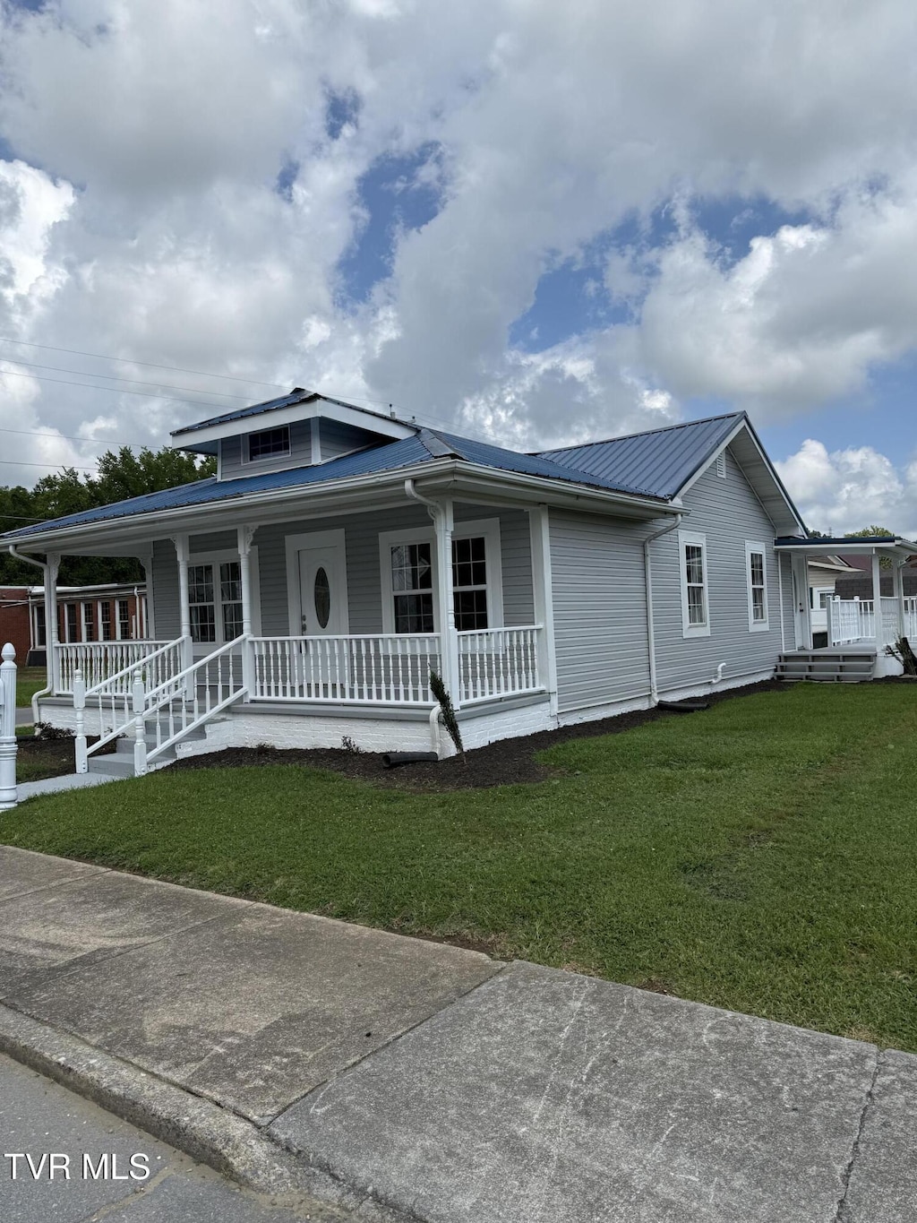 701 1st St, Elizabethton, TN 37643 - photo 1