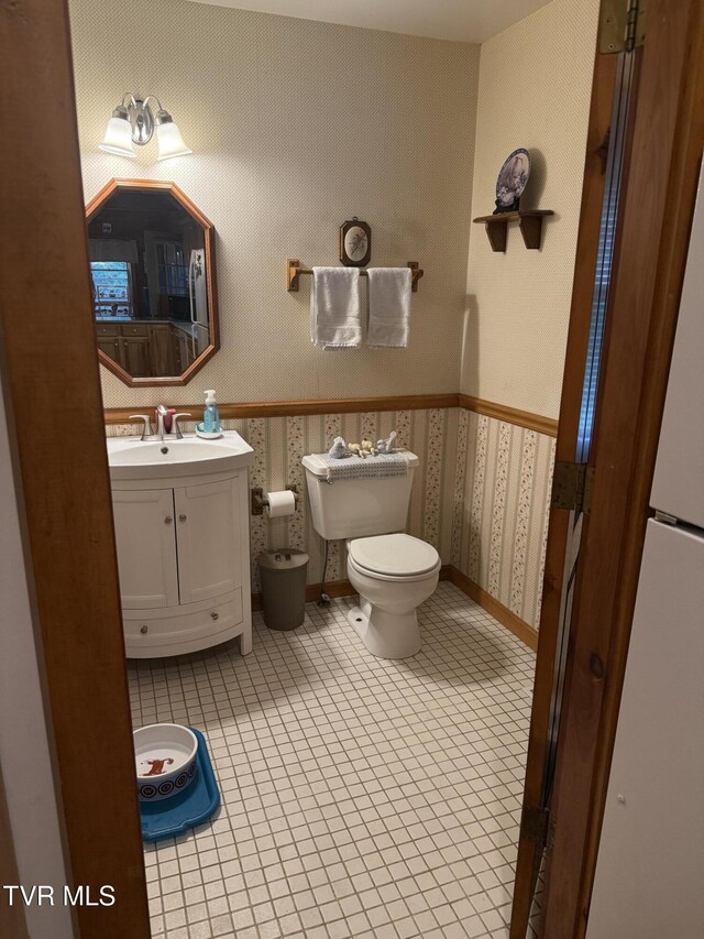 323 Blue Grass Rd, Roan Mountain, TN 37687 - photo 17