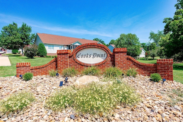 1109 Cooks Ter, Kingsport, TN 37664 - photo 2