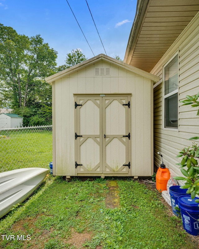 310 S 2nd St, Elizabethton, TN 37643 - photo 25