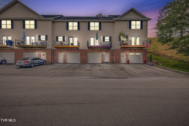 516 Grays Pointe Ct, Johnson City, TN 37615 - photo 2