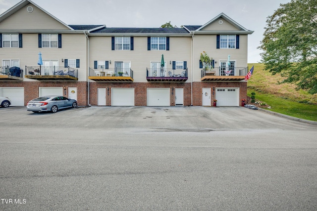 516 Grays Pointe Ct, Johnson City, TN 37615 - photo 1