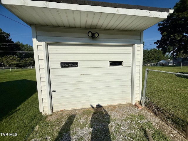 933 Walker St, Elizabethton, TN 37643 - photo 5