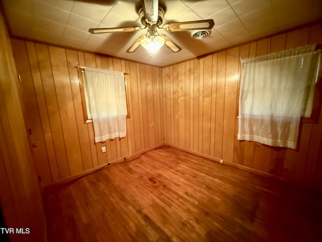 933 Walker St, Elizabethton, TN 37643 - photo 16