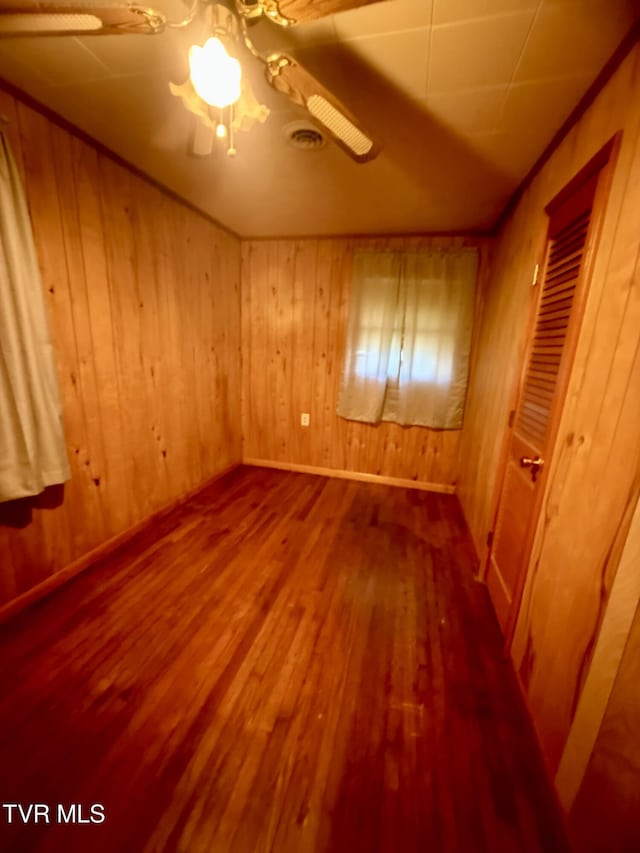 933 Walker St, Elizabethton, TN 37643 - photo 19