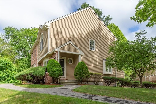 5 Brookfield Dr Unit B, Groton, MA 01450 - view of front facade with a front yard