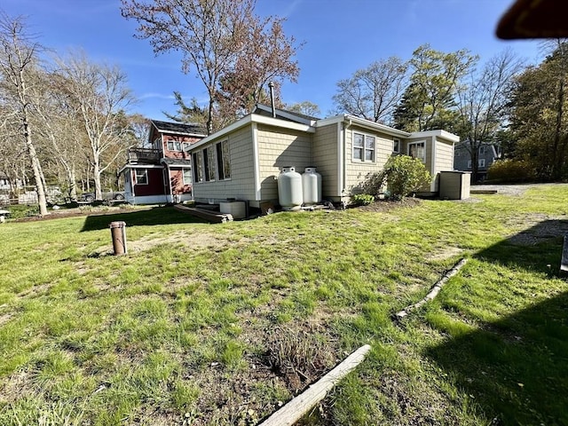 4 Morrison Way, Lakeville, MA 02347 - view of side of home with a yard