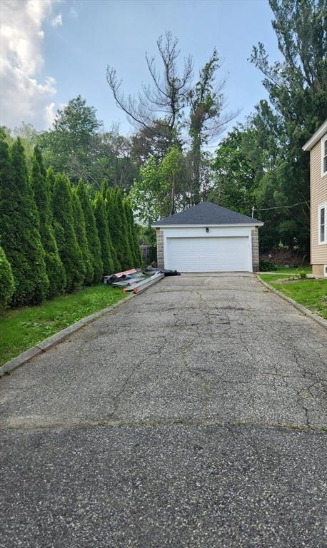 9 Varney St, Worcester, MA 01605 - view of detached garage