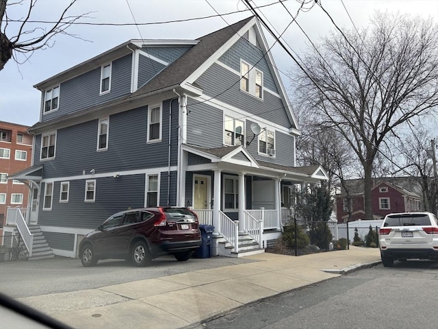 view of front of property featuring a porch