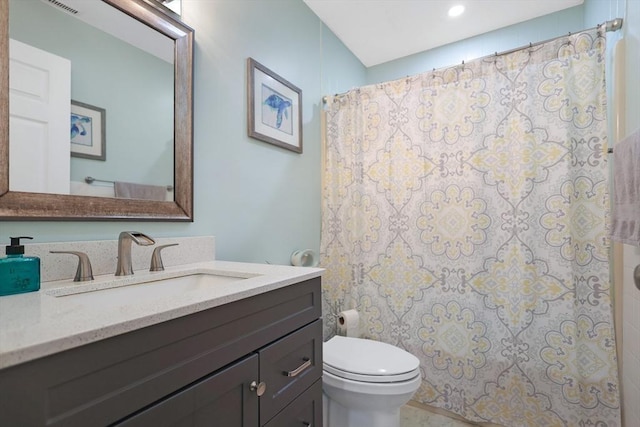 84 Tennis Plaza Rd Unit 46, Dracut, MA 01826 - bathroom with vanity, toilet, a shower with shower curtain, and recessed lighting