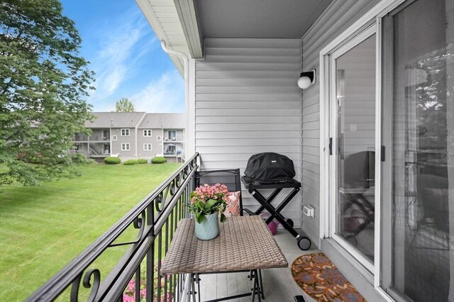 84 Tennis Plaza Rd Unit 46, Dracut, MA 01826 - balcony with grilling area