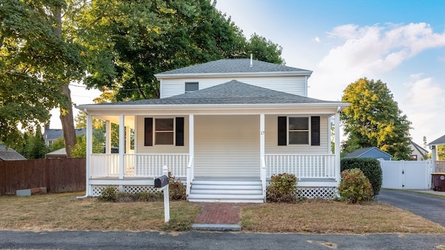 view of front of house featuring a porch