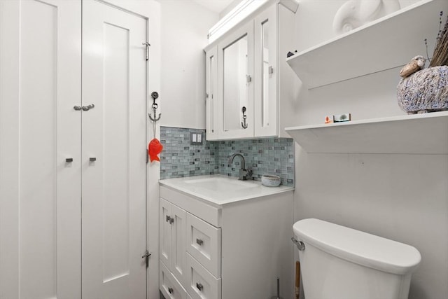 49 Munroe St Unit 405, Lynn, MA 01901 - bathroom with vanity and tasteful backsplash