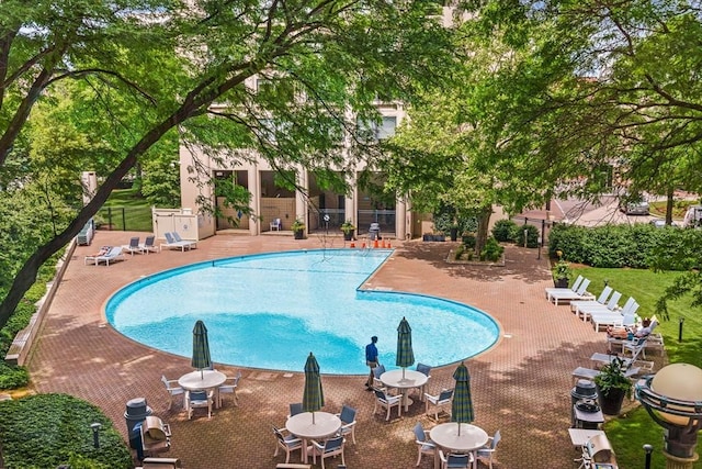 65 E India Row Unit 28Ef, Boston, MA 02110 - community pool with a patio area