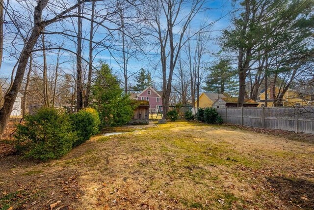 view of yard featuring fence