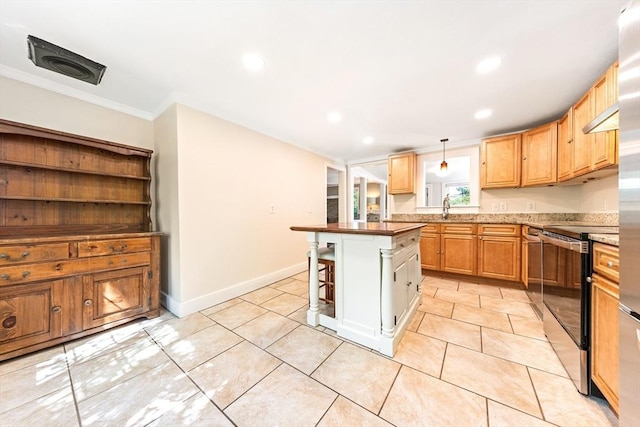 17 S High St, Ashburnham, MA 01430 - kitchen featuring stainless steel range with electric cooktop, crown molding, a sink, baseboards, and recessed lighting
