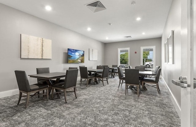 dining area featuring baseboards, carpet flooring, recessed lighting, and visible vents