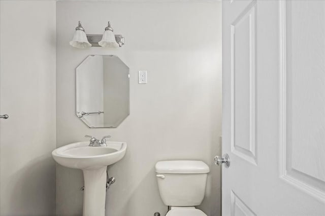 40 Richard Ave, Shrewsbury, MA 01545 - half bathroom featuring toilet