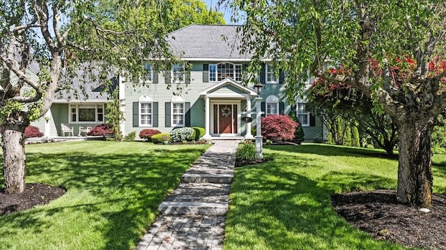 9 Wescott Rd, Andover, MA 01810 - colonial house with a front yard
