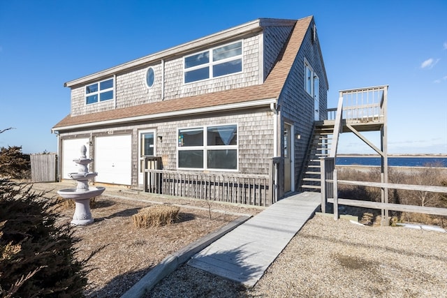 view of front facade featuring a garage