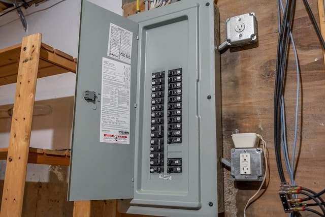 43 Blossom Sq Unit 43, Holden, MA 01520 - utility room featuring electric panel