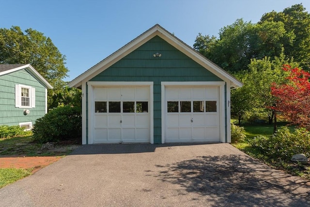 view of detached garage