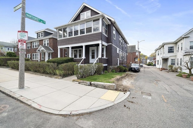 view of front facade featuring a residential view
