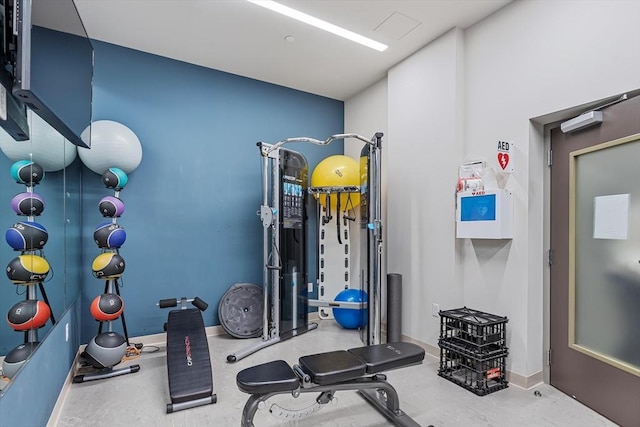 121 Portland St Unit 601, Boston, MA 02114 - workout room with baseboards
