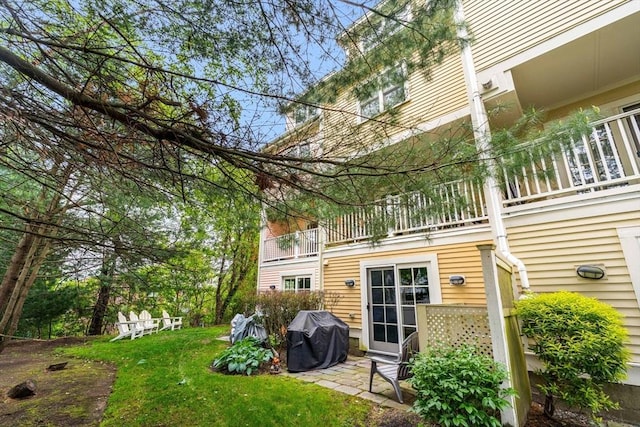 49 Intrepid Cir Unit 49, Marblehead, MA 01945 - view of green lawn featuring a balcony