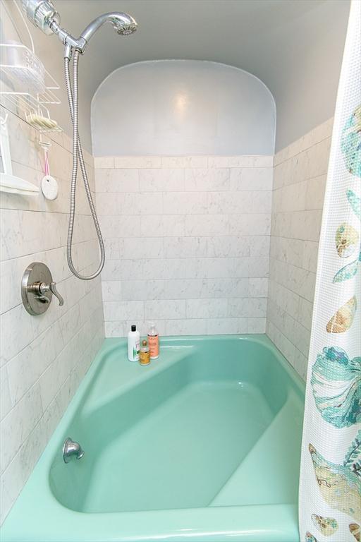 191 Providence St, Putnam, CT 06260 - bathroom featuring shower / tub combo