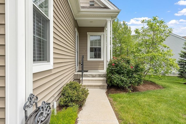 123 Skyline Dr Unit 123, Acton, MA 01720 - property entrance with a yard