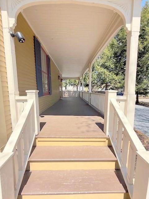 41 Bulkley, Williamstown, MA 01267 - view of porch