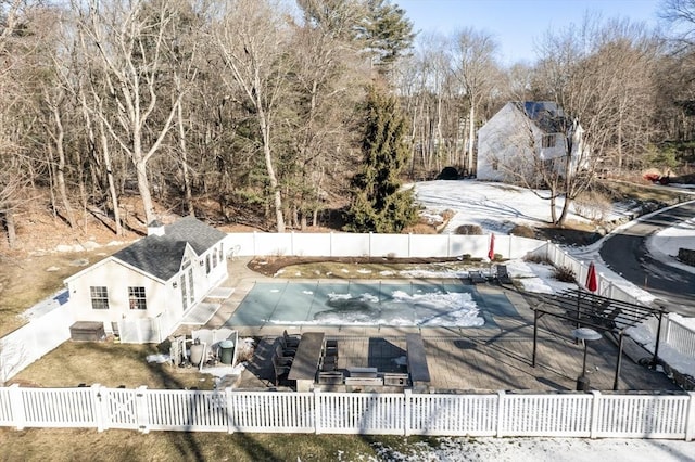 view of swimming pool