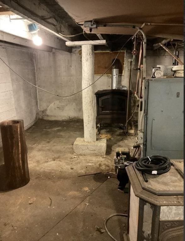 view of unfinished basement