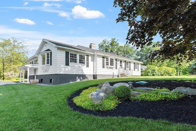 481 W Townsend Rd, Lunenburg, MA 01462 - view of front of property featuring a chimney and a front yard