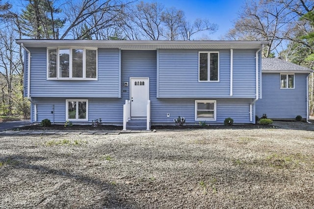 split foyer home with entry steps