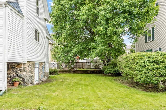 73 Lawrence St, Salem, MA 01970 - view of green lawn