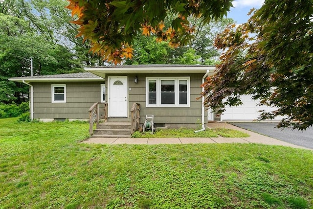 8 Grandview St, South Hadley, MA 01075 - view of front of property featuring a front yard
