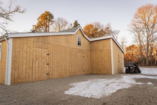 view of outbuilding