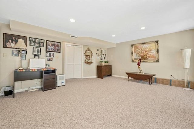 sitting room with visible vents, recessed lighting, carpet flooring, and baseboards