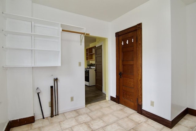82 Worcester St, West Springfield, MA 01089 - foyer featuring baseboards