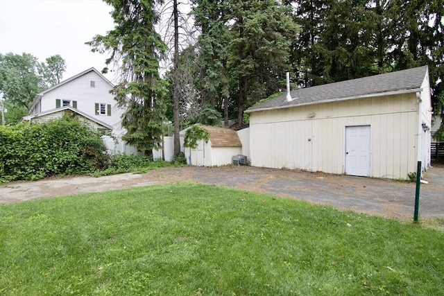 82 Worcester St, West Springfield, MA 01089 - view of green lawn