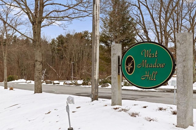 view of community / neighborhood sign