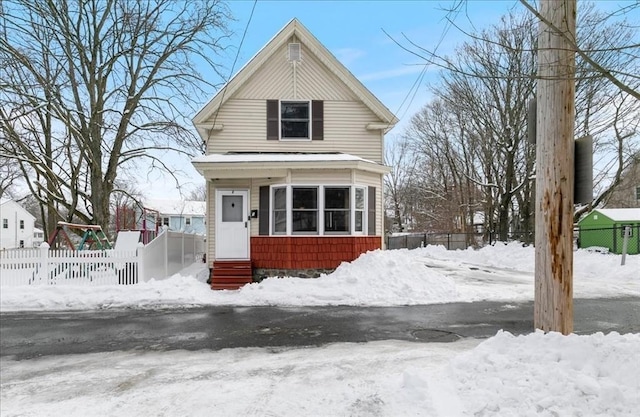 view of front property