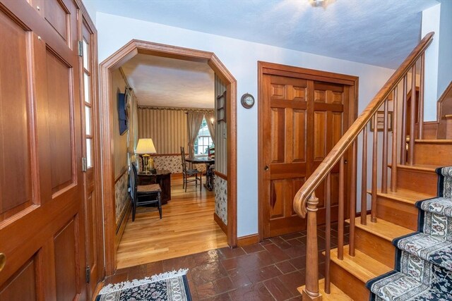 21 Overlook Dr, Chelmsford, MA 01824 - entrance foyer featuring stairs and arched walkways