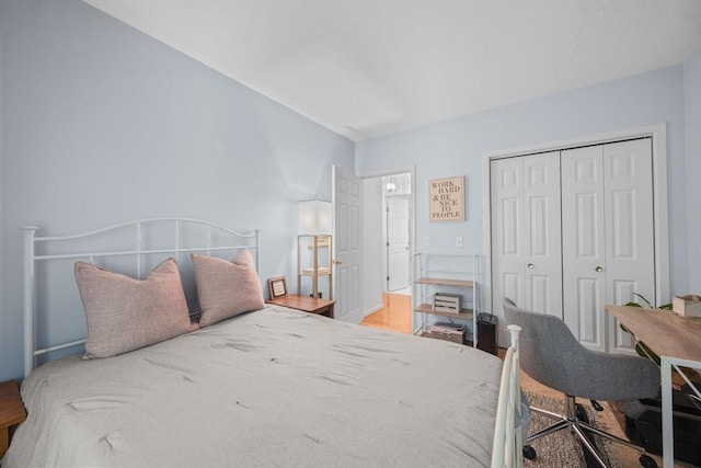 44 Bay Farm Rd Unit 44, Duxbury, MA 02332 - bedroom featuring a closet