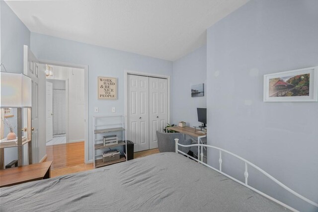 44 Bay Farm Rd Unit 44, Duxbury, MA 02332 - bedroom featuring a closet, an office area, and baseboards