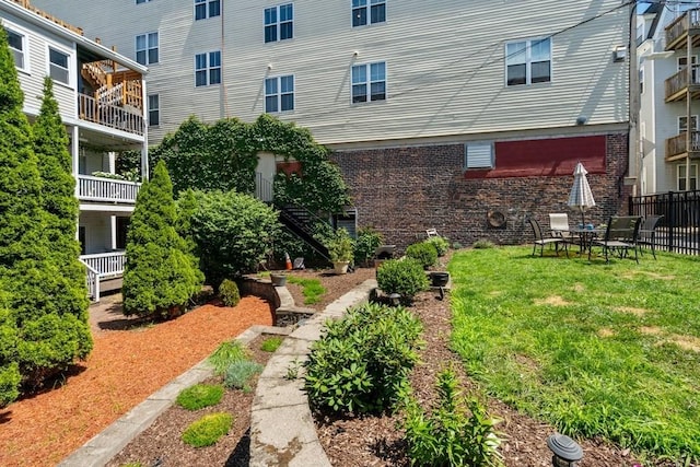 view of yard featuring fence