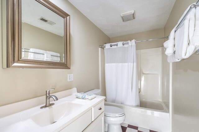 full bathroom with visible vents, vanity, toilet, and shower / bathtub combination with curtain